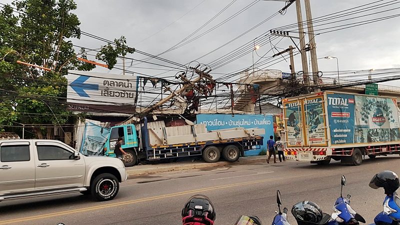 ริเวณปากทางเข้าวัดศาลพันท้ายนรสิงห์ ติดถนนพระราม 2 ต.บางน้ำจืด อ.เมือง จ.สมุทรสาคร