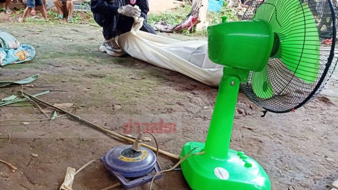 กราบศพแม่