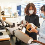 ไอคอนสยาม ตอบรับชีวิตวิถีใหม่ จัดมหกรรมสุขภาพ "ICONSIAM Happy Health Market"  รวบรวมผลิตภัณฑ์เพื่อสุขภาพครบครัน และรับบริการตรวจสุขภาพเบื้องต้นฟรี   วันนี้ – 14 กรกฎาคม 2563 ณ เจริญนคร ฮอลล์ ไอคอนสยาม