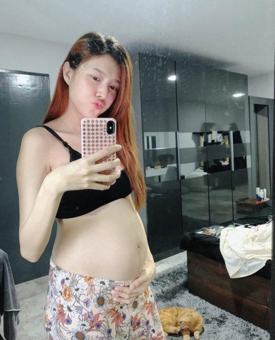 แนท ณัฐชา อวดท้องโย้ แนท ณัฐชา อวดท้องโย้