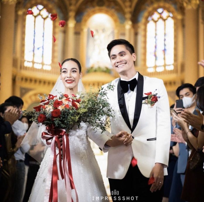 มิลา เดอะเฟซ ควง หนุ่มนักบิน มิลา เดอะเฟซ ควง หนุ่มนักบิน