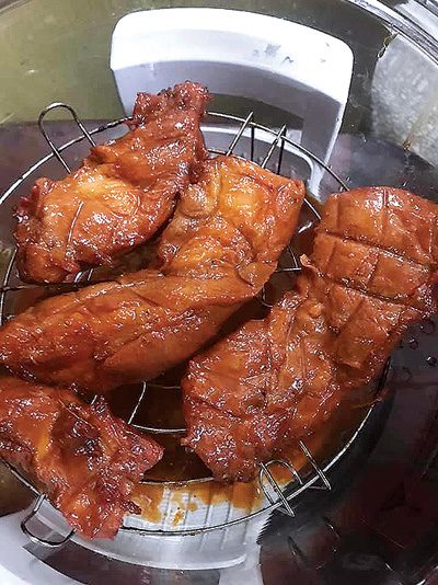 ป๋าเบียร์ ข้าวหมูแดงสูตรฮ่องกง