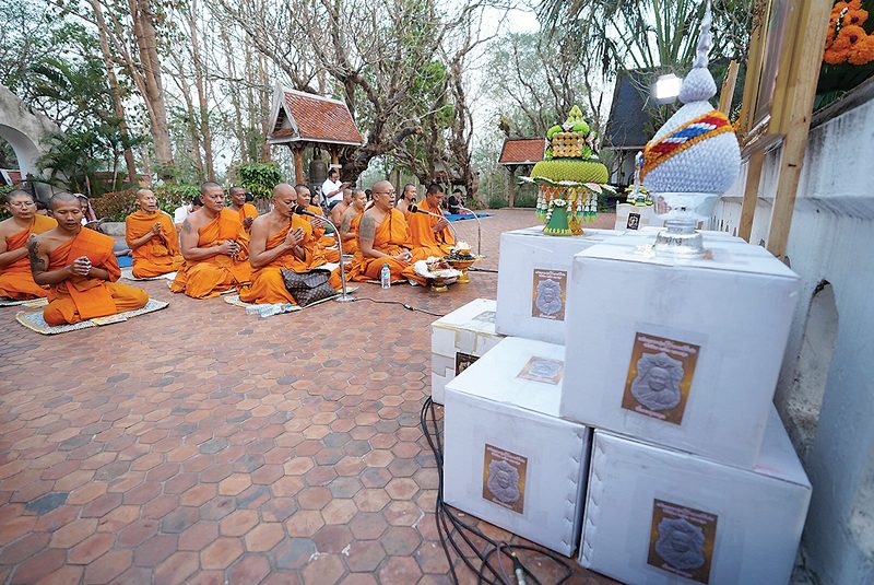 เปิดเหรียญเสมา รุ่นแรก ‘หลวงพี่น้ำฝน’วัดไผ่ล้อม : ข่าวสดพระเครื่อง
