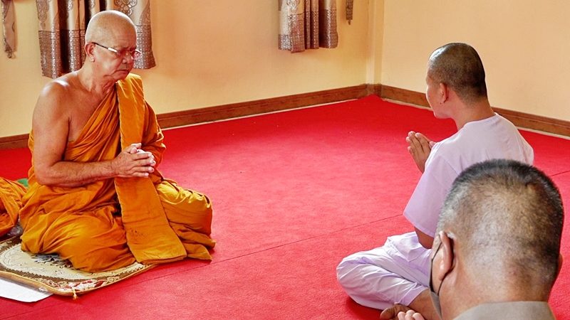 ที่กุฏิพระครูรังษีธรรมสาร เจ้าคณะอำเภอชุมแพ ภายในวัดราศี บ้านขามป้อม ต.ขัวเรียง อ.ชุมแพ จ.ขอนแก่น