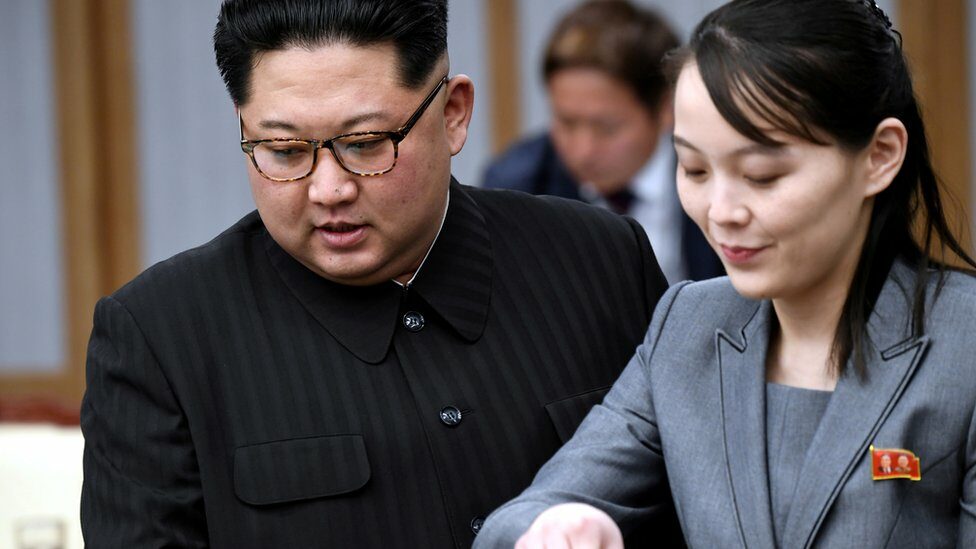 คิม จอง-อึน ผู้นำเกาหลีเหนือ และ คิม โย-จอง น้องสาว เข้าร่วมการประชุมกับ ประธานาธิบดี มุน แจ-อิน ของเกาหลีใต้ 27 เม.ย. 2018