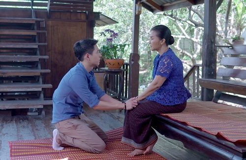 พบกับ