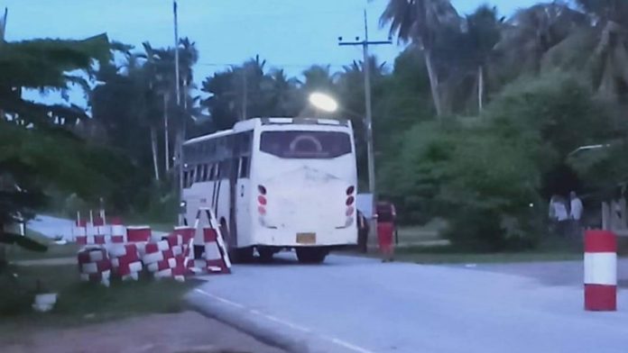 ทหารยิงรถนักเรียน