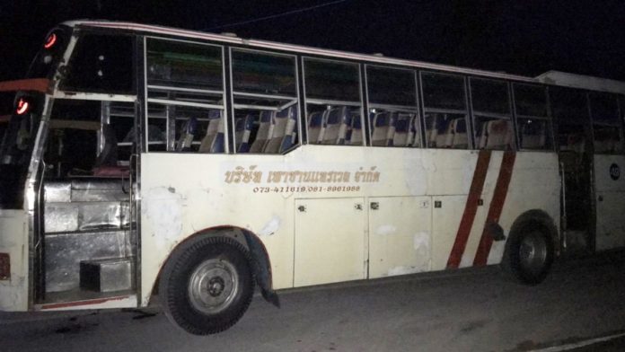 ทหารยิงรถนักเรียน