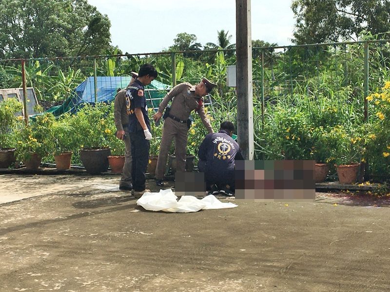 เจ้าหน้าที่เข้าทำการตรวจสอบที่เกิดเหตุ