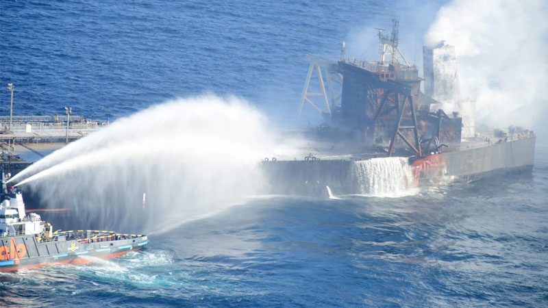 เรือน้ำมัน 2.7 แสนตัน