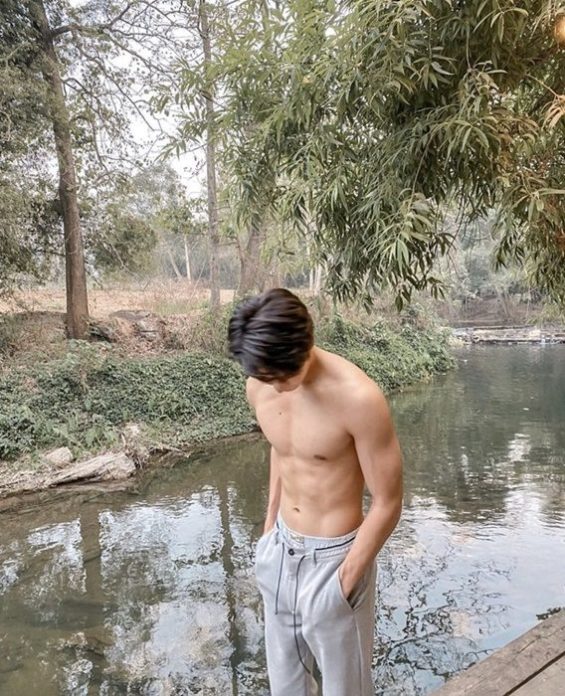 ออกัส วชิรวิชญ์ เขินถอดเสื้อถี่