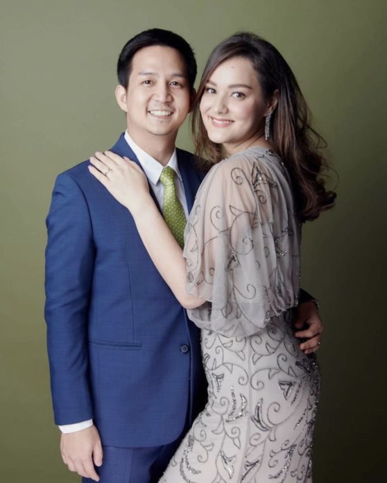 นาตาลี ประกาศ