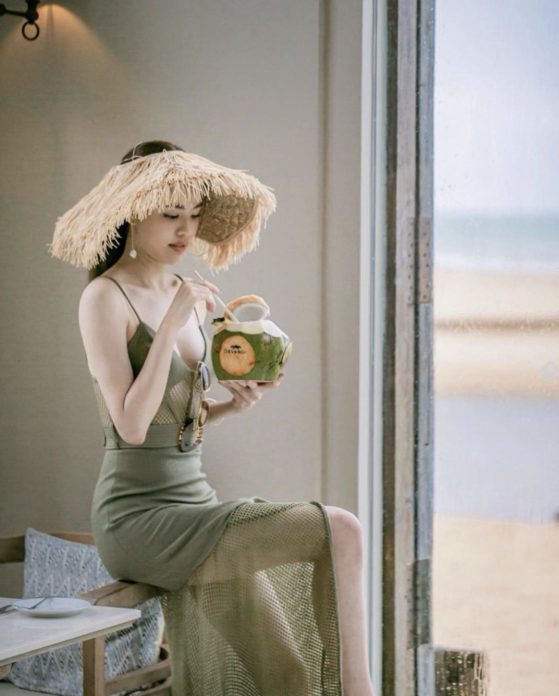 เกรซ กาญจน์เกล้า อวดอึ๋ม