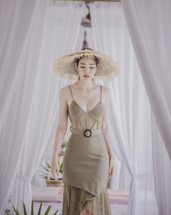 เกรซ กาญจน์เกล้า อวดอึ๋ม