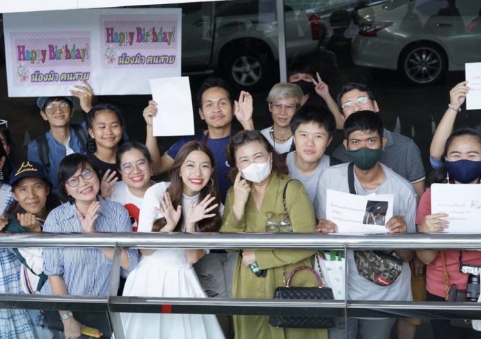 มิว นิษฐา ปลื้ม ไฮโซเซนต์