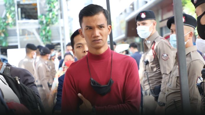  ขัดหลักนิติธรรม 