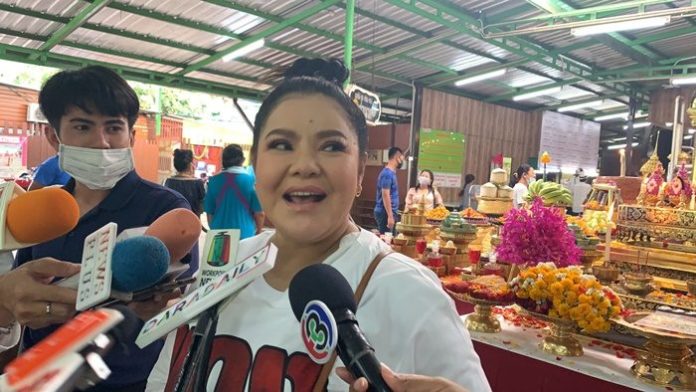 อาภาพร เผย ทุ่มทุนซื้อลอตเตอรี่ งวดละเป็นพันใบ