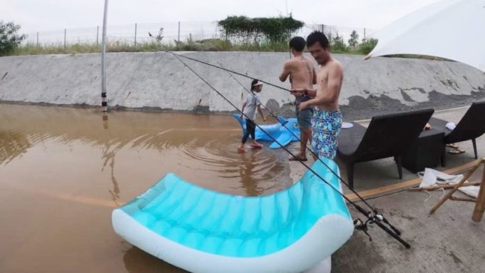 น้ำท่วมทางลอด