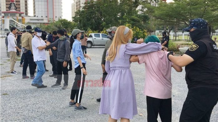 ครูพลามฝึกการ์ดอาสา 