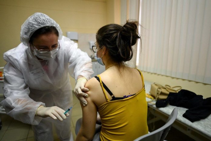 รัสเซียฉีดวัคซีนโควิดแล้ว