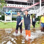 รองประพิศ ลุยนครศรี ฯ-ตรัง เร่งระดมเครื่องจักรช่วยอุทกภัย คาด 5-10 วันกลับสู่ปกติหากไม่มีฝนเพิ่ม