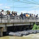 รองประพิศ ลุยนครศรี ฯ-ตรัง เร่งระดมเครื่องจักรช่วยอุทกภัย คาด 5-10 วันกลับสู่ปกติหากไม่มีฝนเพิ่ม