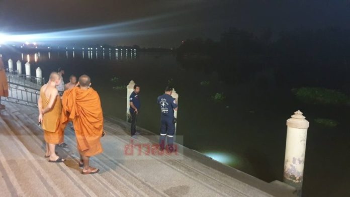 เณรลื่นตกแม่น้ำบางปะกง