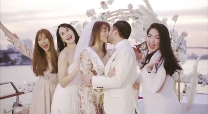 มิล่า กามิกาเซ่ ถูกแฟนหนุ่มเซอร์ไพรส์ ขอแต่งงาน สุดโรแมนติก