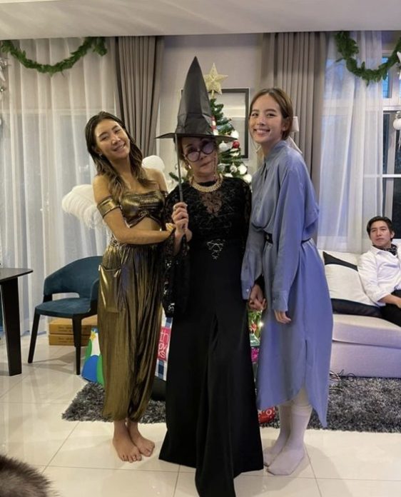 โตโน่ - ณิชา ปาร์ตี้ ฉลองคริสต์มาส