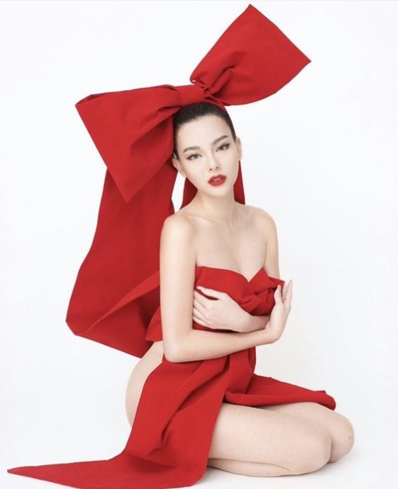 ดิว อริสรา เปลื้องผ้าท้าหนาว