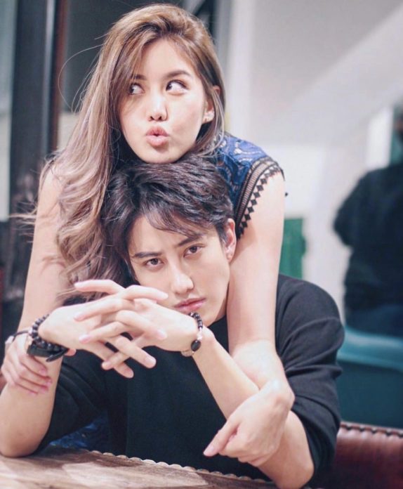 หญิง พลอยชมพู