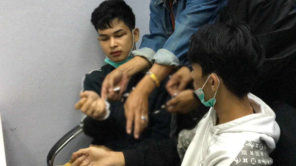ขยายผลจับ 2โจ๋ เอเย่นต์ เคนมผง คาคอนโด สารภาพรับมาจาก อ้วนวัดลุ่ม ย่านสายไหม