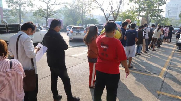 สมุทรสาคร ประชาชน แห่ขอใบอนุญาตเดินขอเดินทางออกนอกพื้นที่