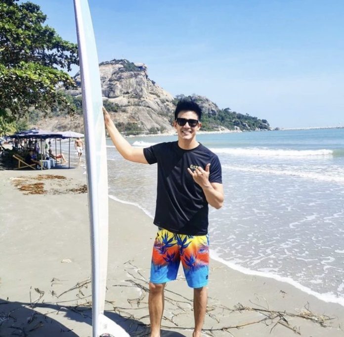 แชมป์ ชนาธิป ชวนเล่นเซิร์ฟ
