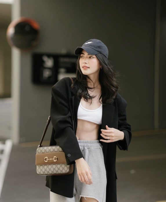 ใหม่ ดาวิกา