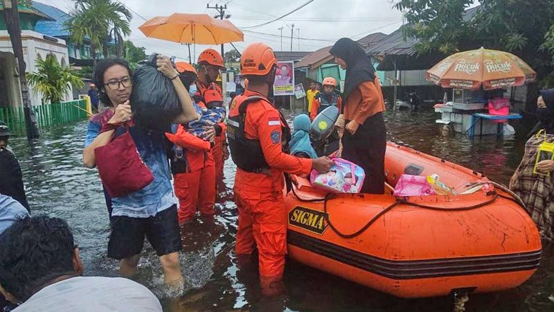 ผู้นำอินโดนีเซียลงพื้นที่