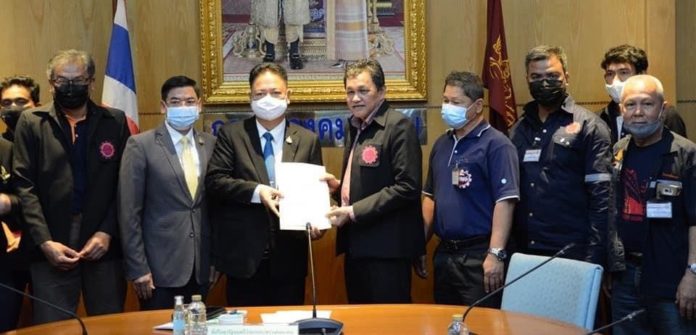 สหภาพรถไฟ ค้านปิดหัวลำโพง กระทบคนเยอะ อัดแก้จราจรผิดวิธี