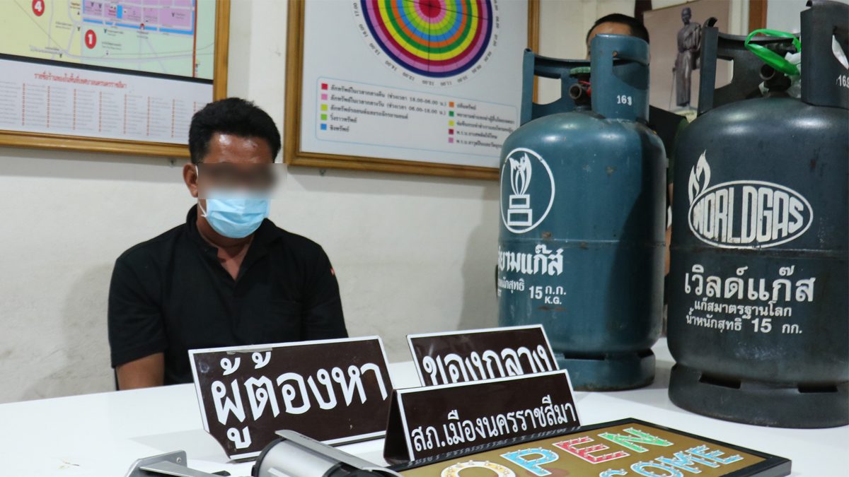 รวบหนุ่มใหญ่ ตระเวนลักถังแก๊สร้านค้า ขนขึ้นกระบะไปขาย โอดพิษโควิดทำตกงาน