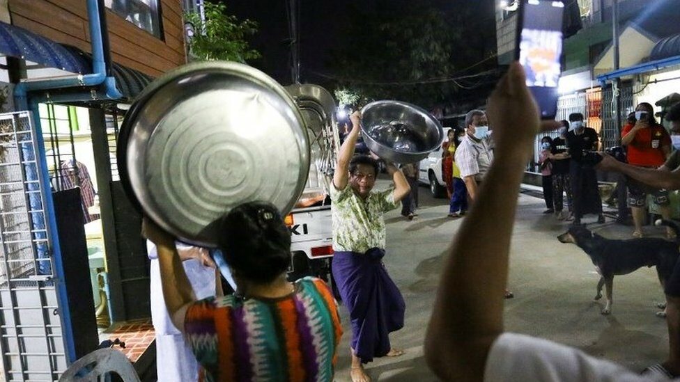 ชาวเมียนมาตีกะละมัง