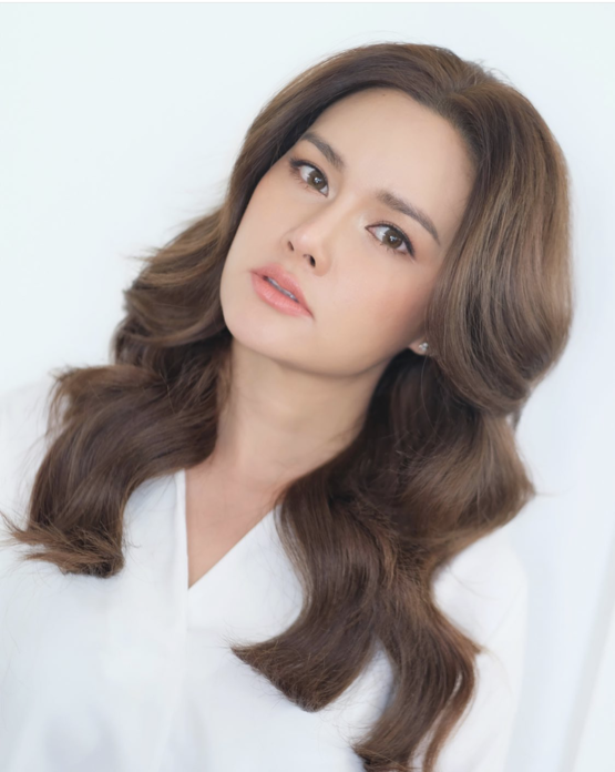 หญิง รฐา เผยความลับ รวมแสดงซีรีส์ดัง