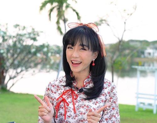 บี้