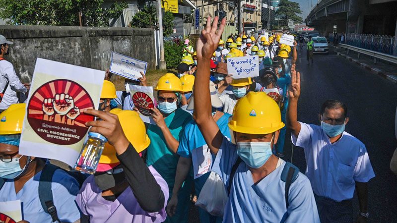 ข้าราชการ-พนักงานลั่นหยุดงานจนกว่าจะปล่อย “ซูจี”