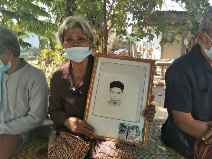 ยายวัย 70 จุดธูปบนสิ่งศักดิ์สิทธิ์ช่วย โดนเรียกเบี้ยคนชราคืน โกนหัวแก้บน