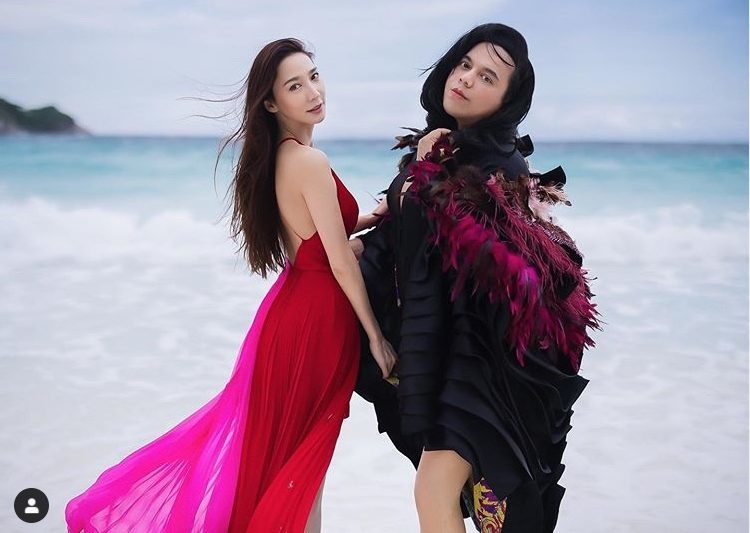 โดนแกงหม้อใหญ่อีก! อั้ม จัดหนักแฉ เอ กลาง IG หลังมาทำงานสาย ทำฮาท้องแข็ง