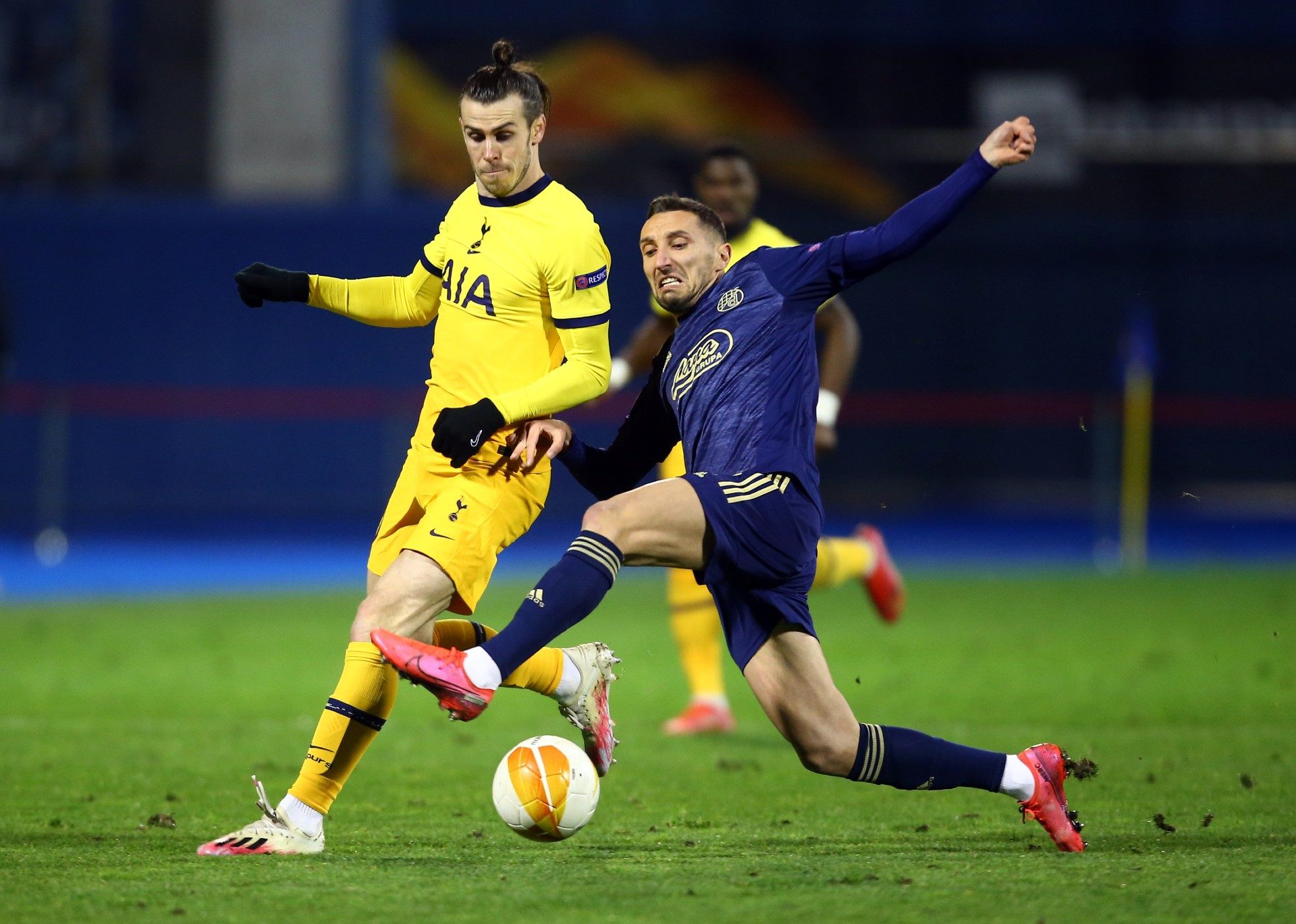 Tottenham Hotspur’s Gareth Bale in action with GNK Dinamo Zagreb’s Marin Le...