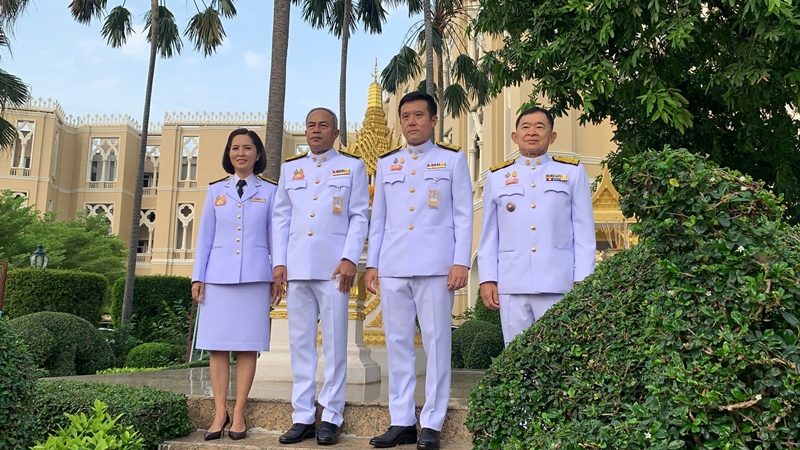 รัฐมนตรีใหม่ สักการะสิ่งศักดิ์สิทธิ์ทำเนียบ 'ชัยวุฒิ' ขอพรทุกอย่างราบรื่น อยู่ครบ 4 ปี
