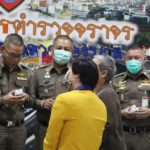 บช.น.รับมอบกรมธรรม์อุบัติเหตุ กลุ่มตำรวจจราจร โครงการพระราชดำริ