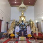 วัดกำแพง จ.นนทบุรี แจกฟรี วัตถุมงคล สู้เศรษฐกิจยุคโควิด-19