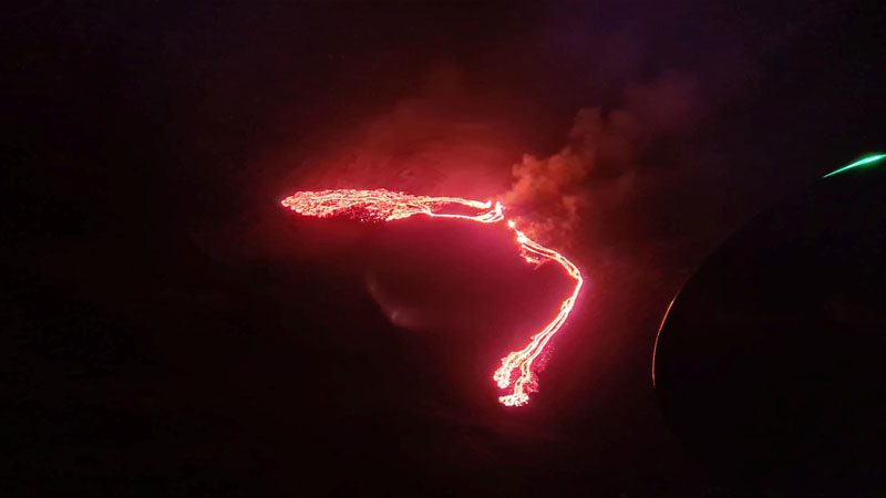 ภูเขาไฟไอซ์แลนด์ “พ่นลาวา”