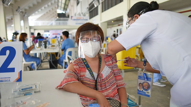 พยาบาลดับหลังฉีด “ซิโนแวค”